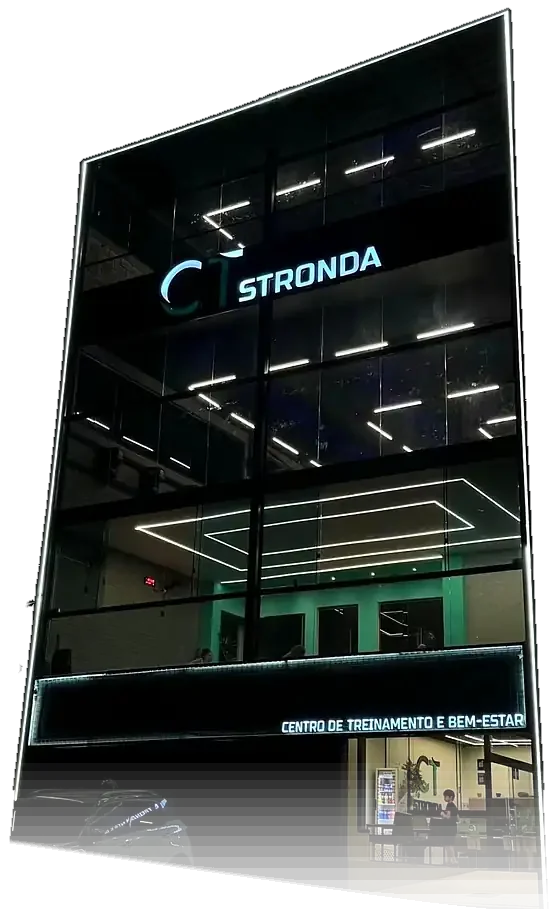Fachada do CT Stronda em Taguatinga, à noite