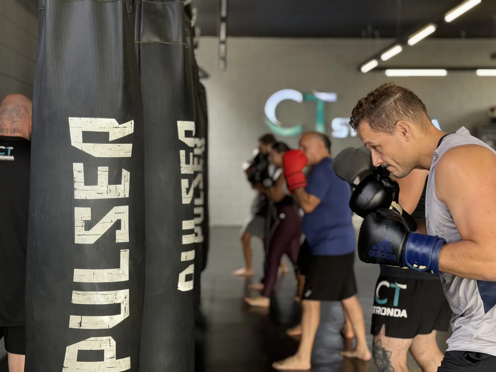 Treino de lutas no CT Stronda