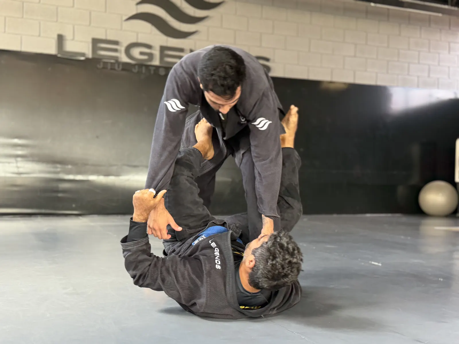 Treino de Jiu Jitsu no CT Stronda