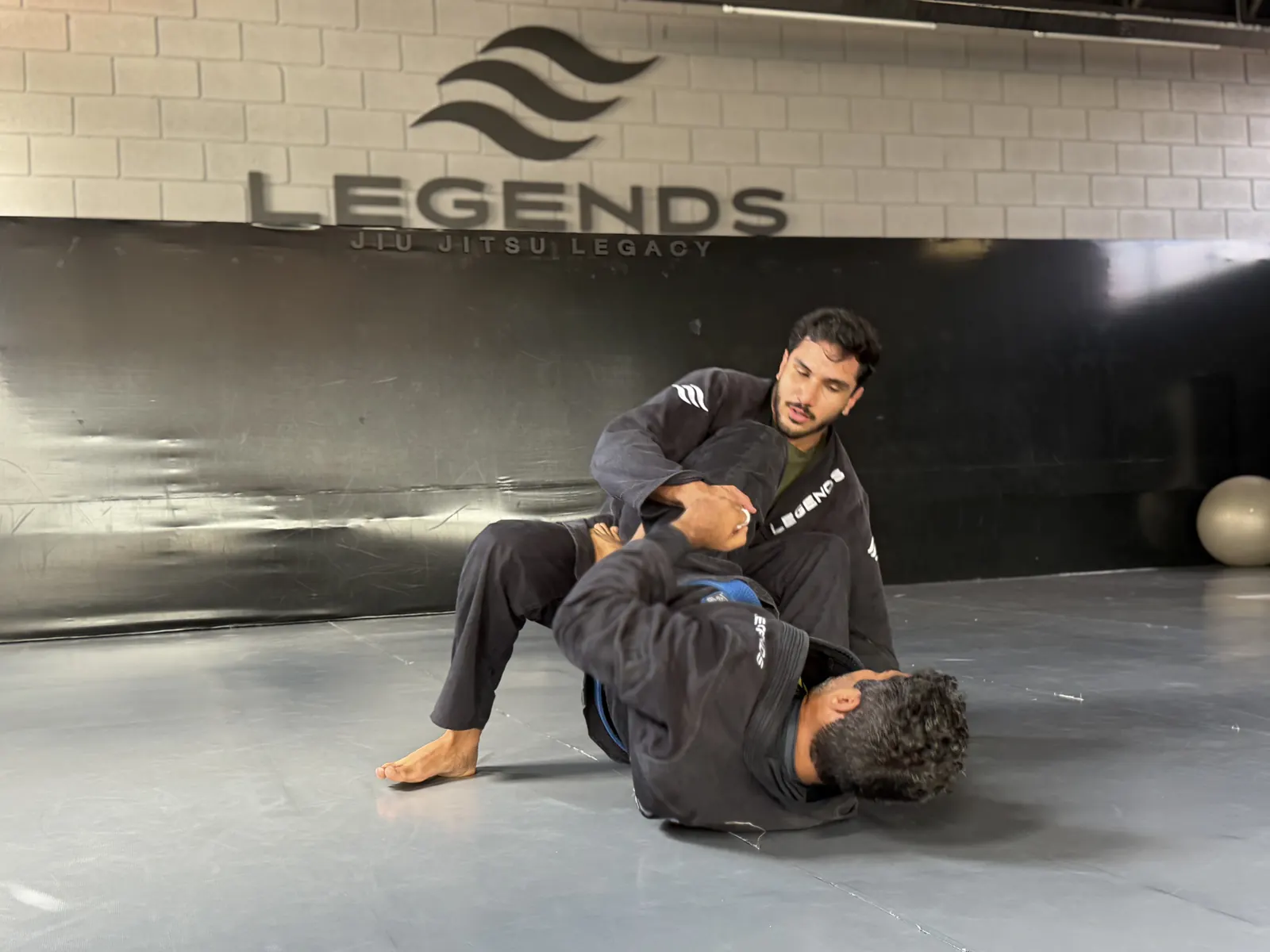 Treino de Jiu Jitsu no CT Stronda