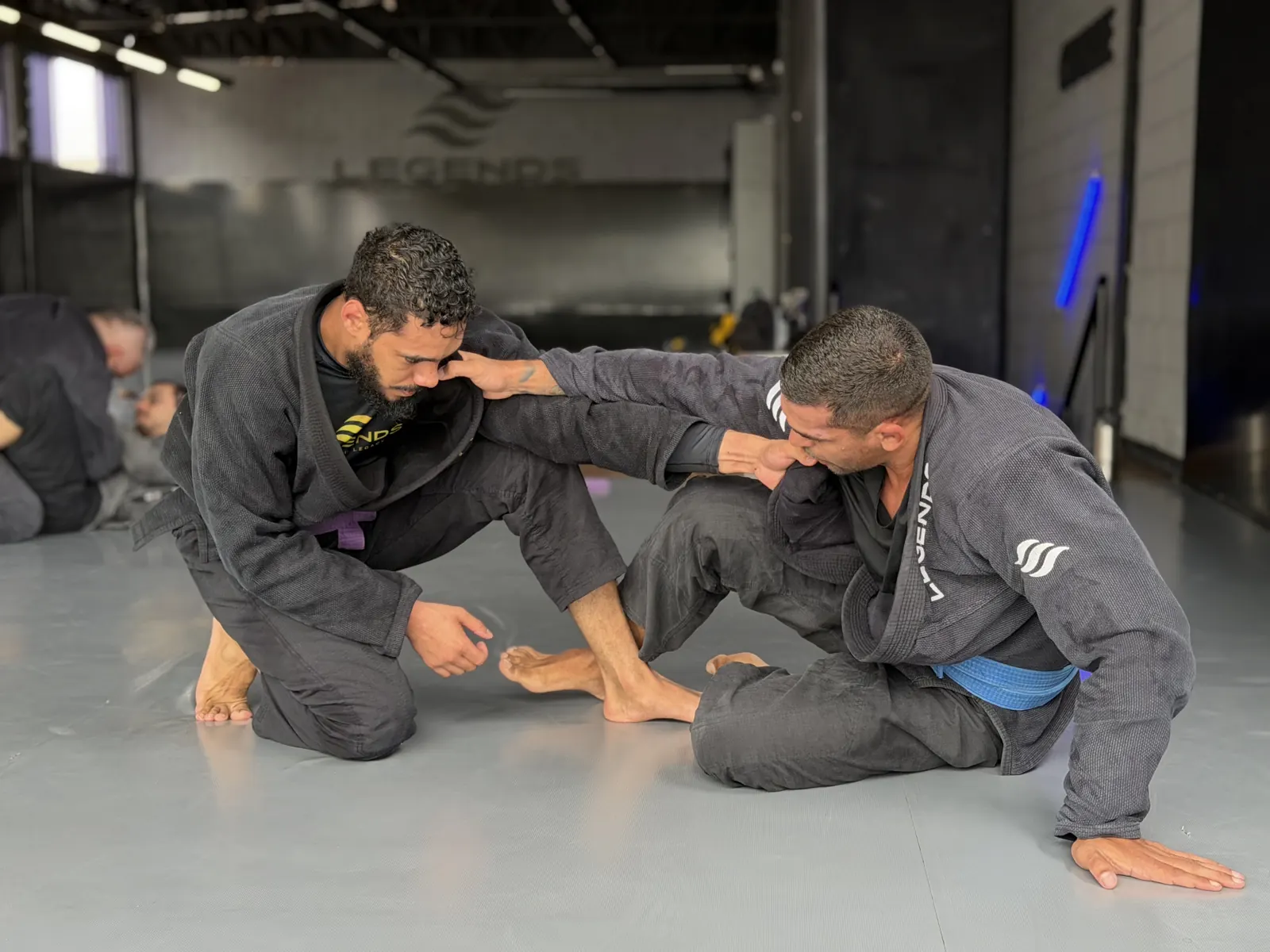 Alunas treinando Jiu Jitsu no CT Stronda