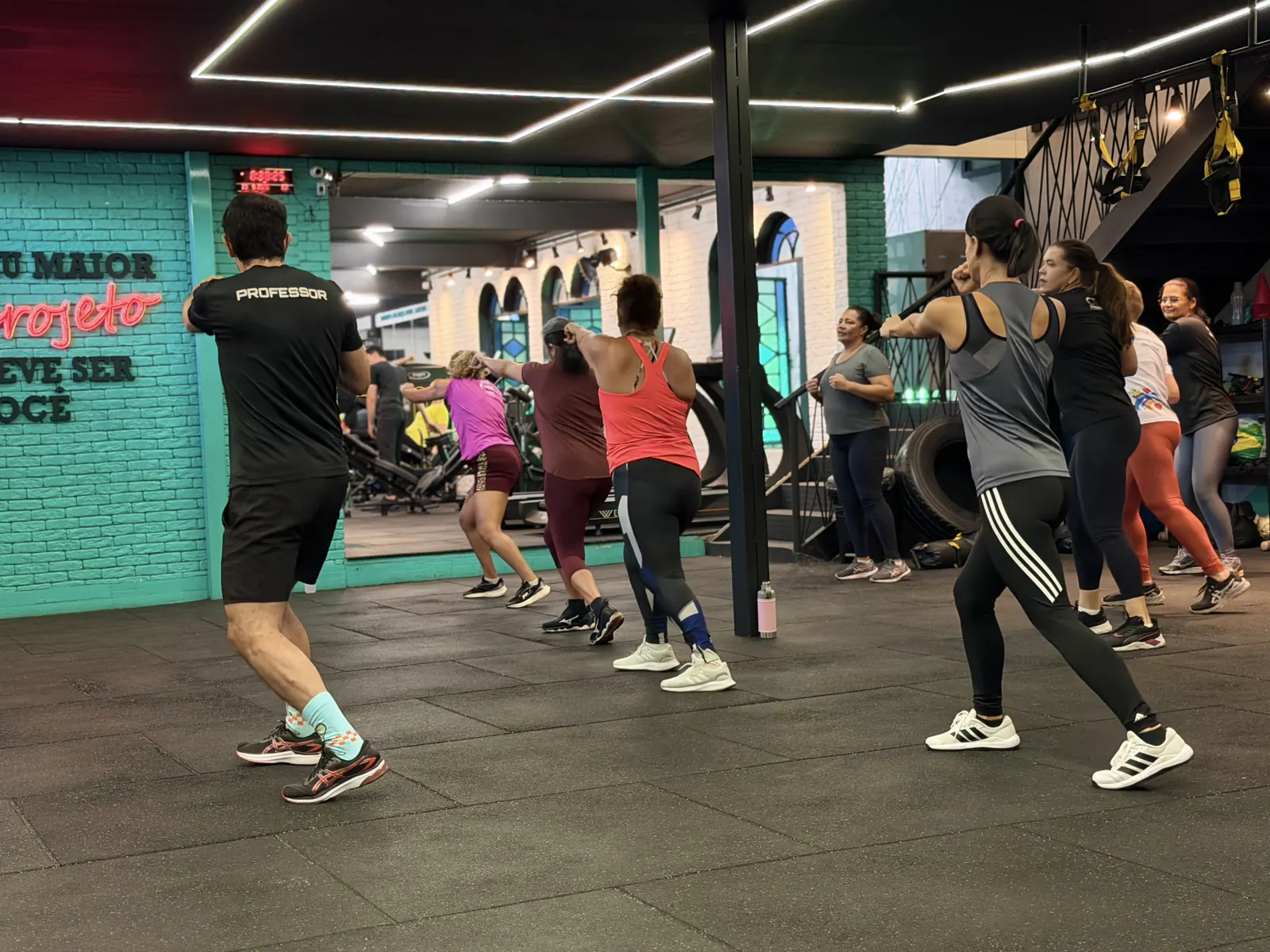 Aula de dança no CT Stronda